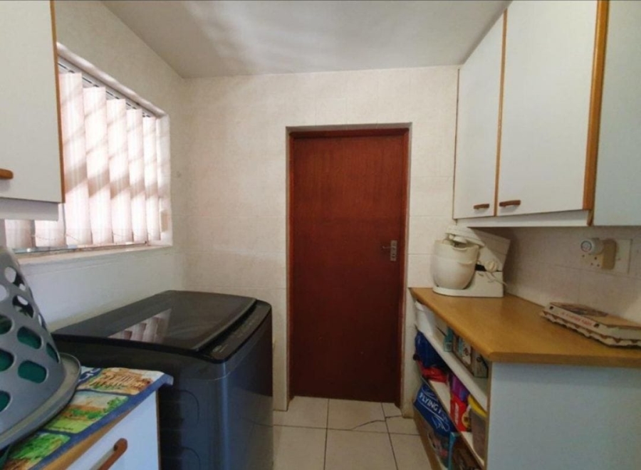 6 Bedroom Property for Sale in Hersham Western Cape